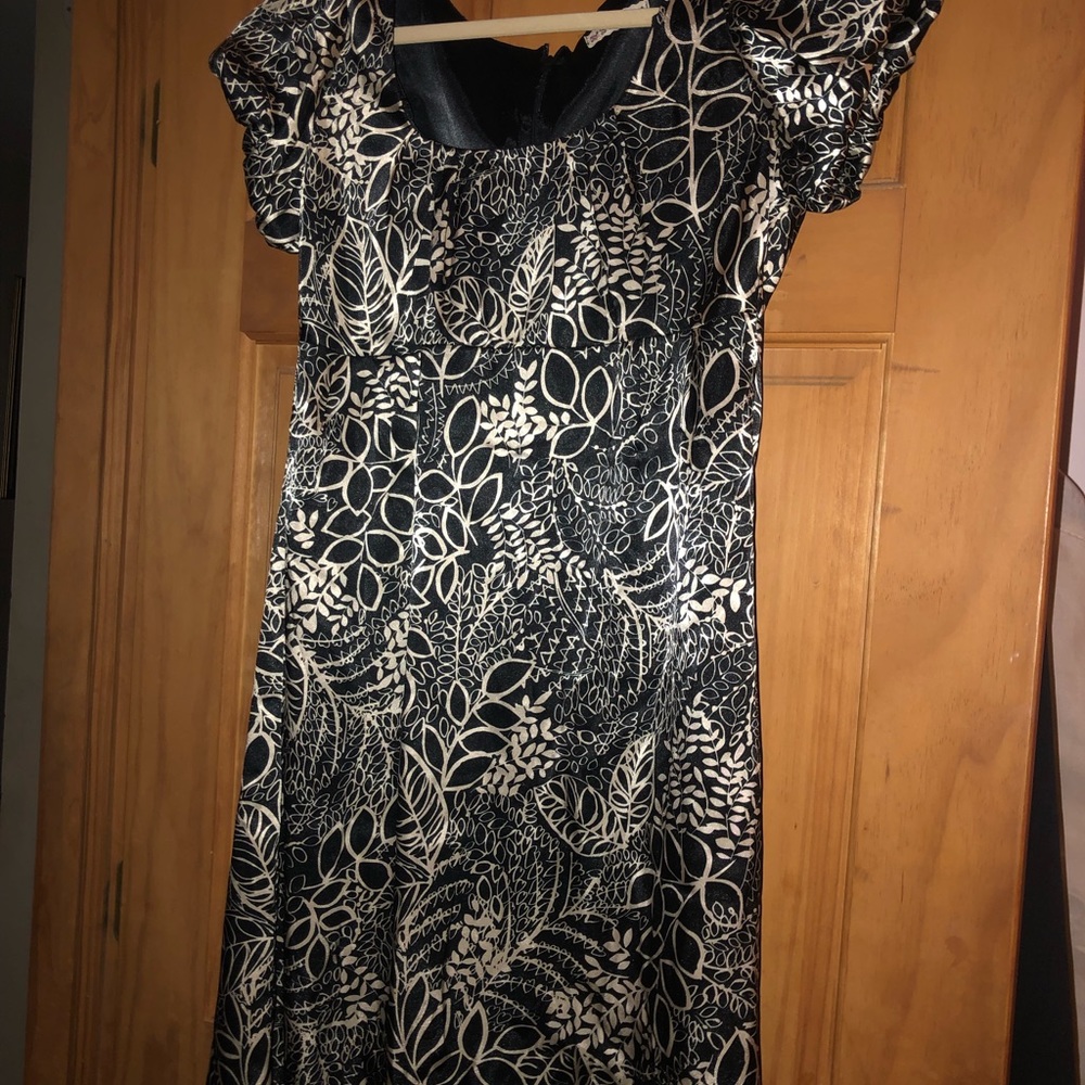 Forever 21 (vintage) Black & cream /ivory silk dress, puffed sleeve. Worn once - Picture 8 of 8